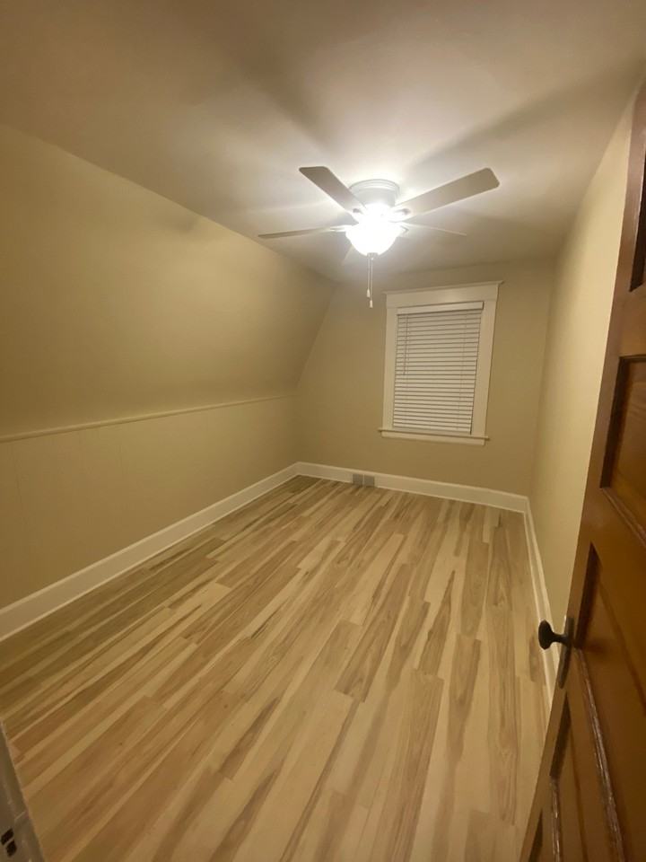 261 Orchard St - Photo 5 of 8