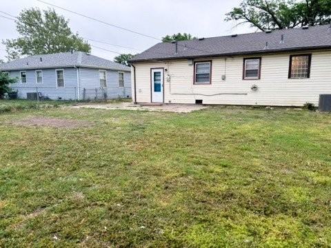 3425 S Handley St - Photo 2 of 10