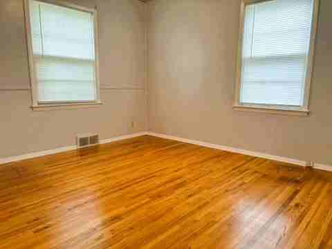 3425 S Handley St - Photo 4 of 10