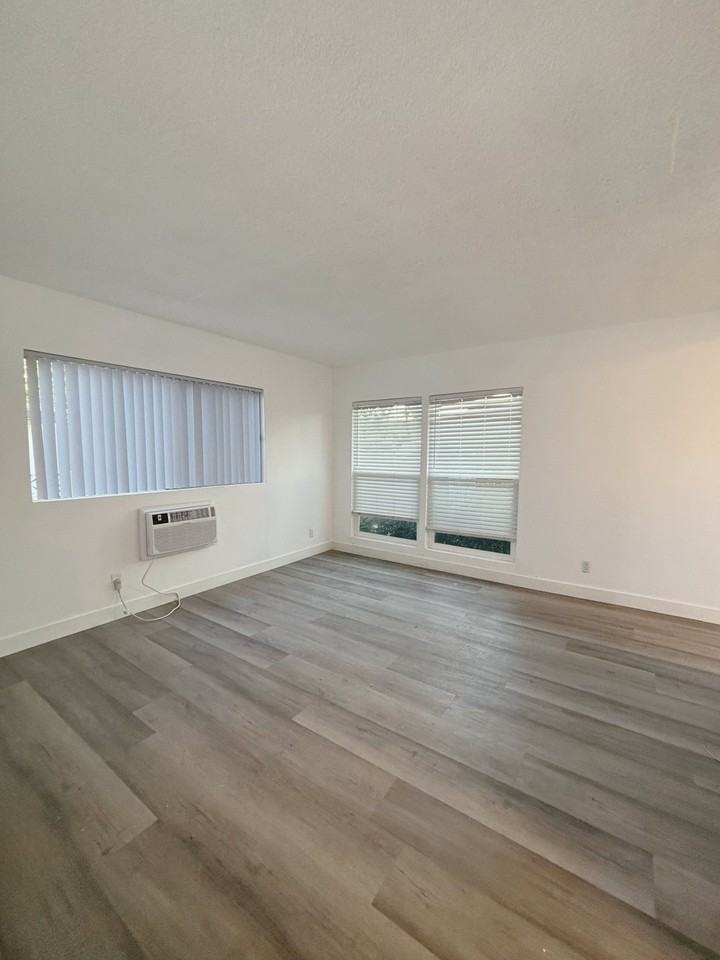 6512 Pickering Ave #A - Photo 5 of 6