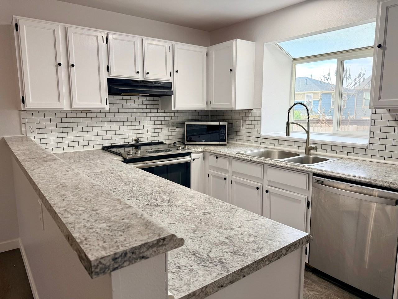 1192 S Zeno Way #E - Photo 2 of 18