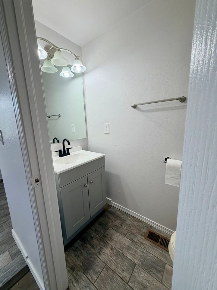 1192 S Zeno Way #E - Photo 4 of 18