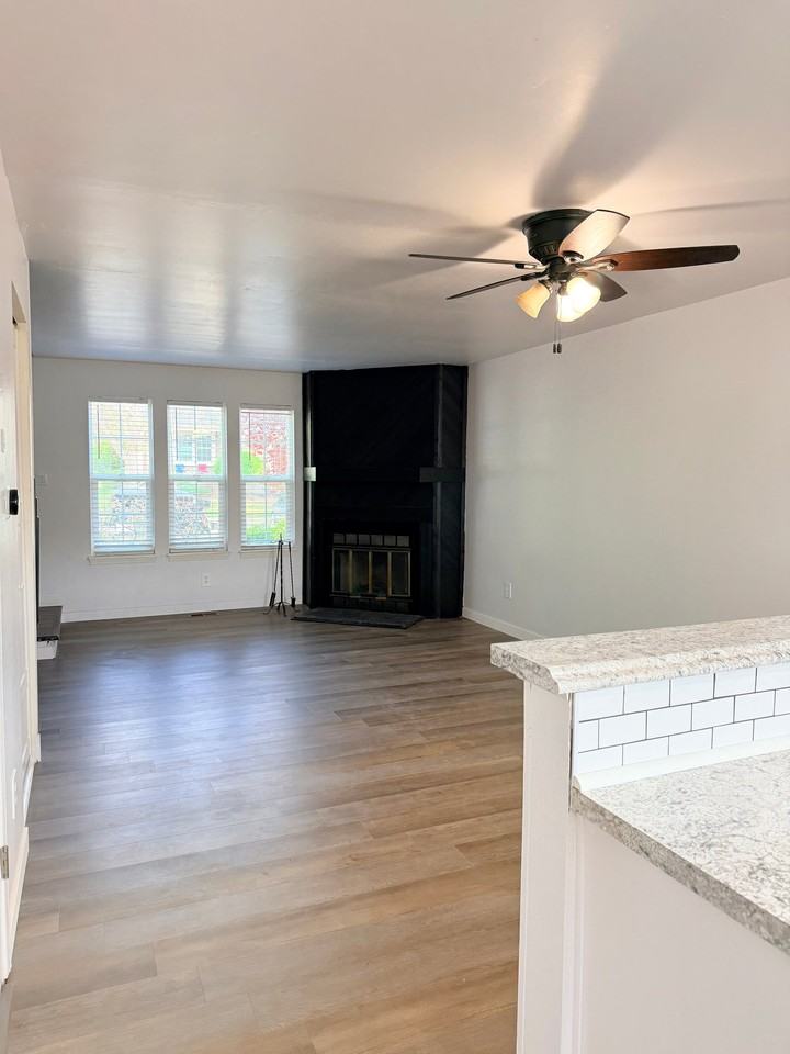 1192 S Zeno Way #E - Photo 6 of 18