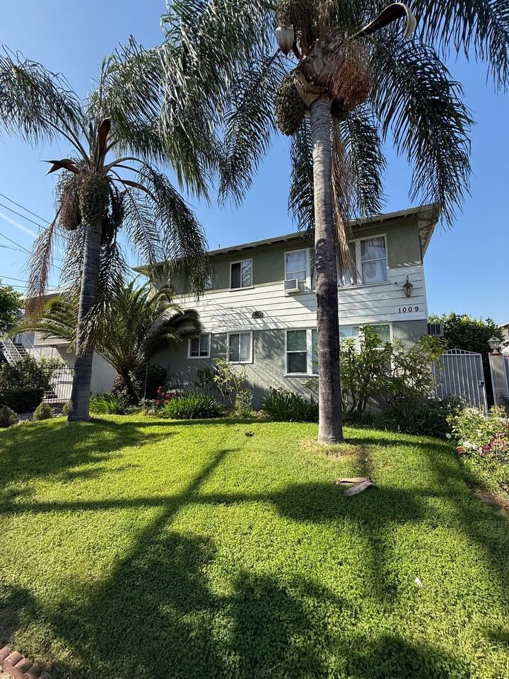 1009 E Garfield Ave #4