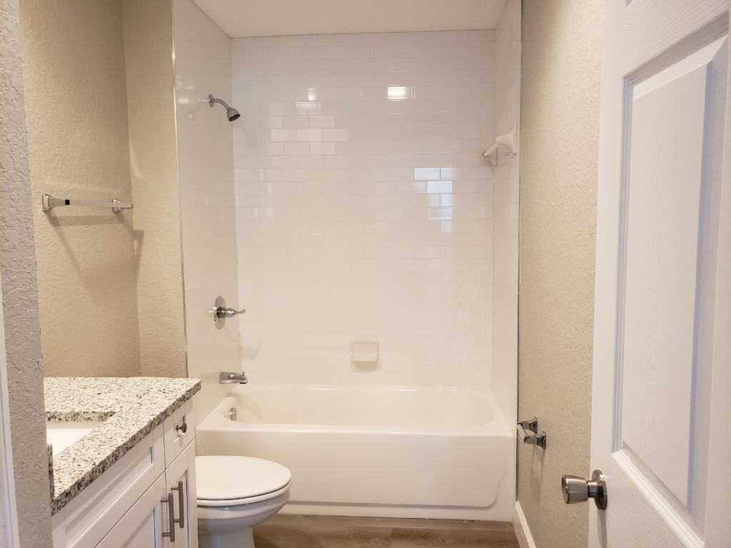 903 E Renfro St - Photo 3 of 10