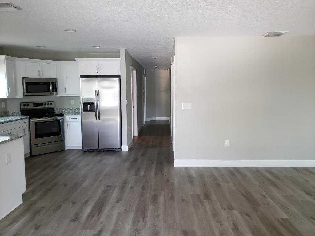 903 E Renfro St - Photo 6 of 10