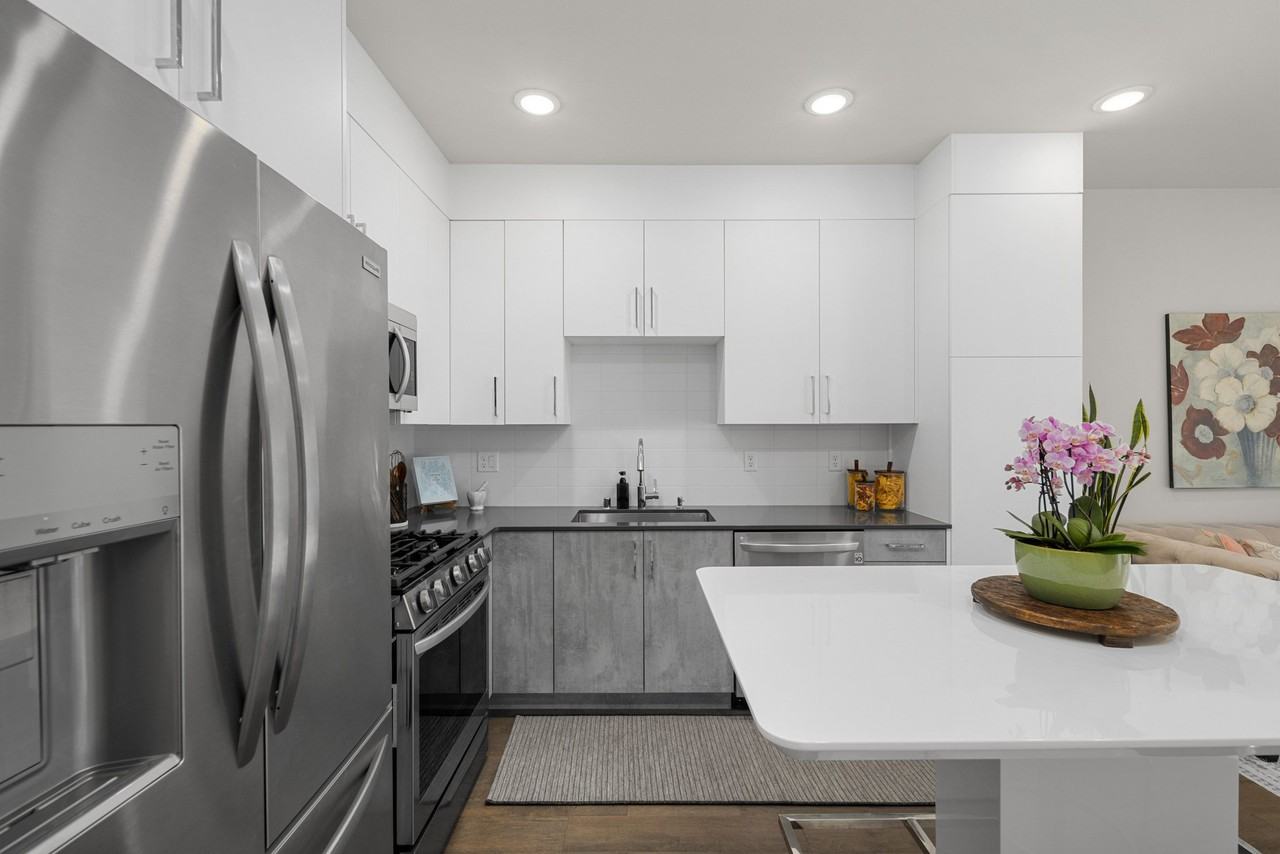 1816 15th Ave S - Photo 6 of 17