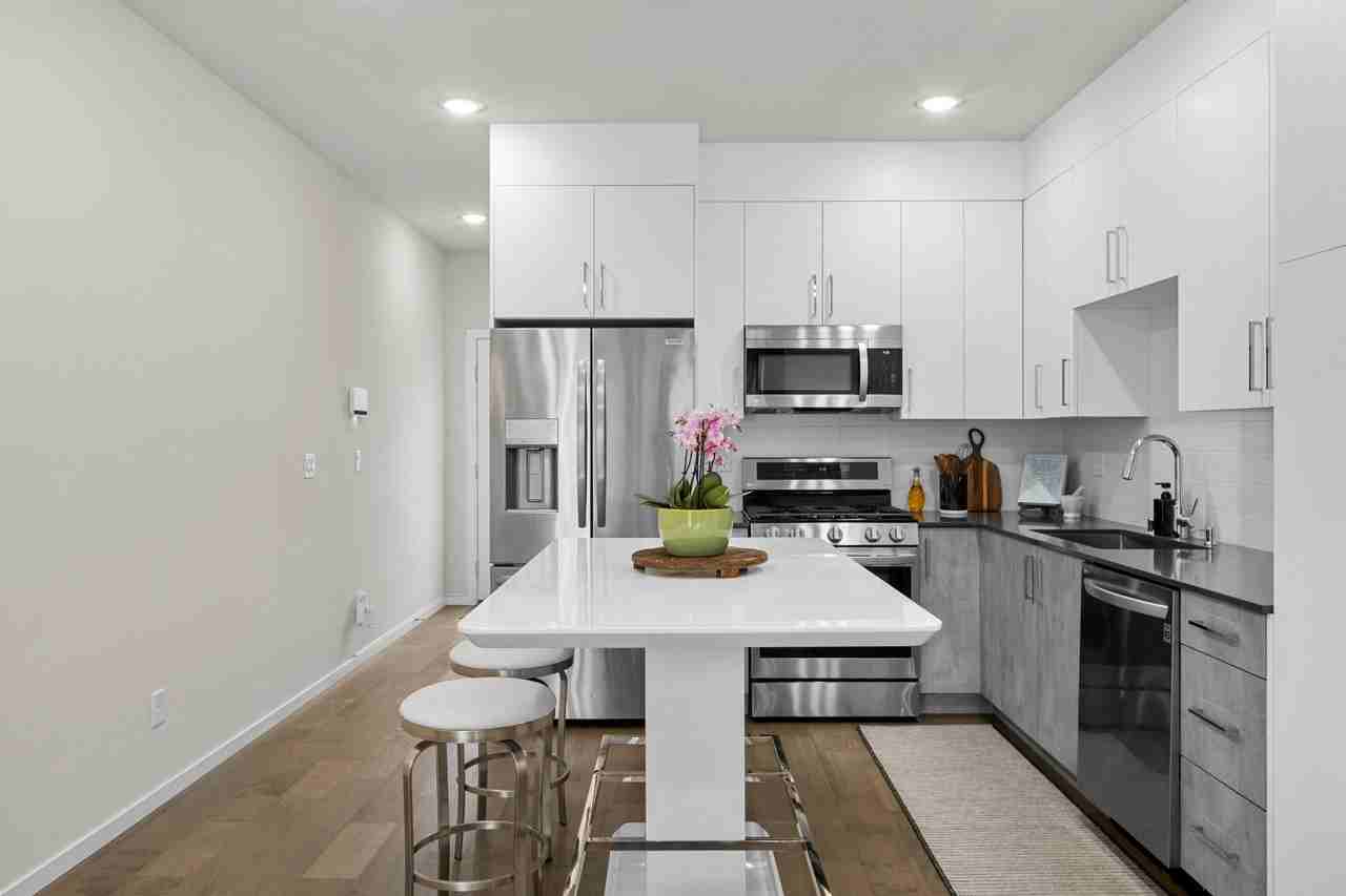 1816 15th Ave S - Photo 7 of 17