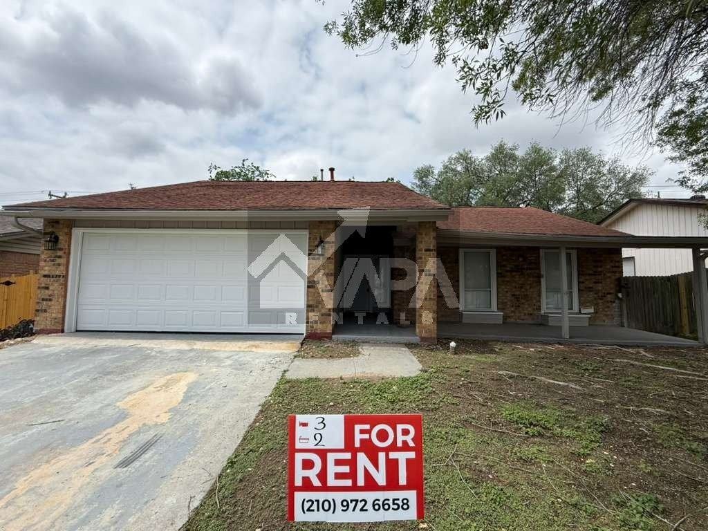 7729 Narrow Pass St - Photo 3 of 20
