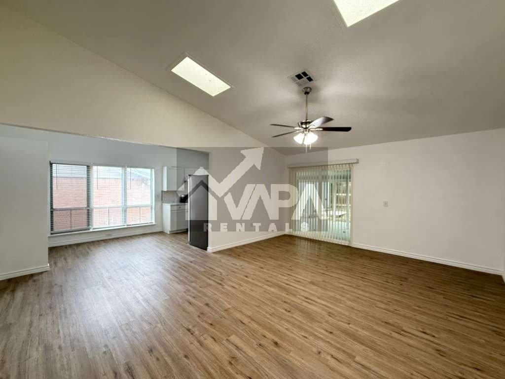 7729 Narrow Pass St - Photo 7 of 20