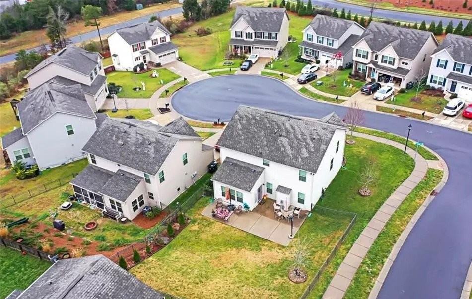 1676 Mill Creek Ln Sw - Photo 3 of 13