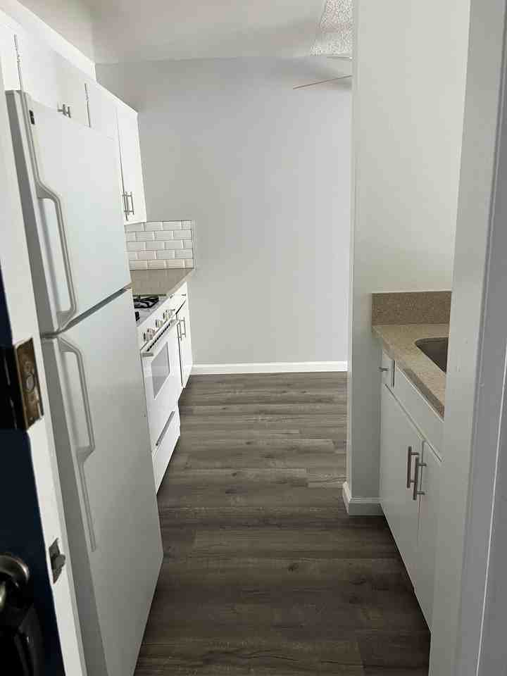 4024 Emerald St - Photo 5 of 18