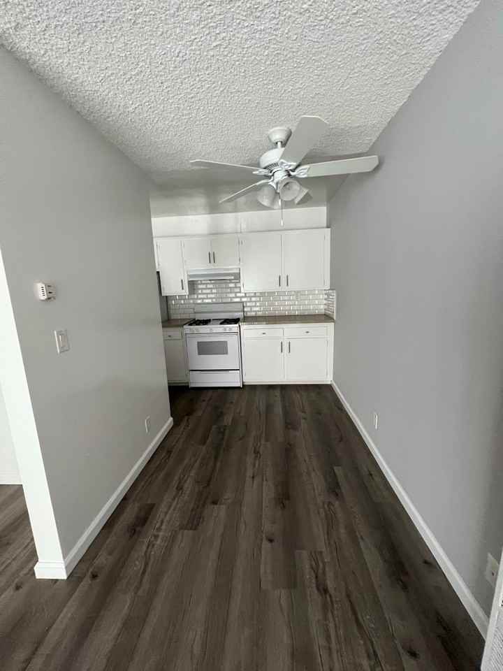 4024 Emerald St - Photo 6 of 18