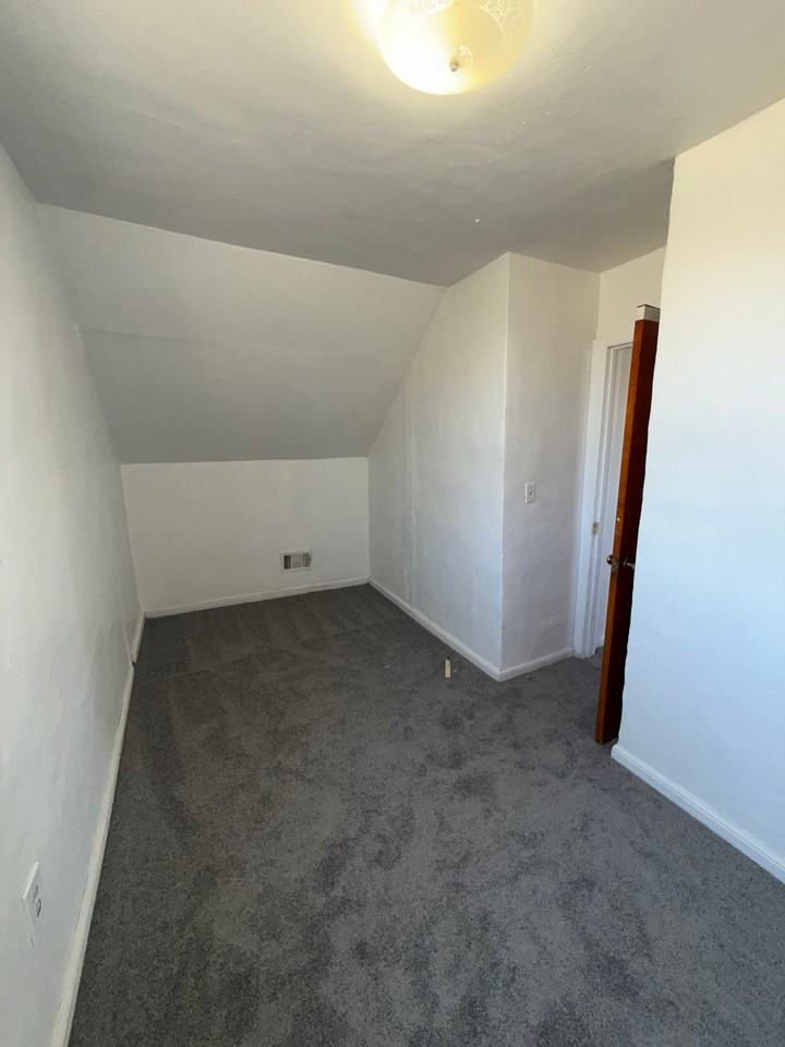 634 Damon St - Photo 4 of 10