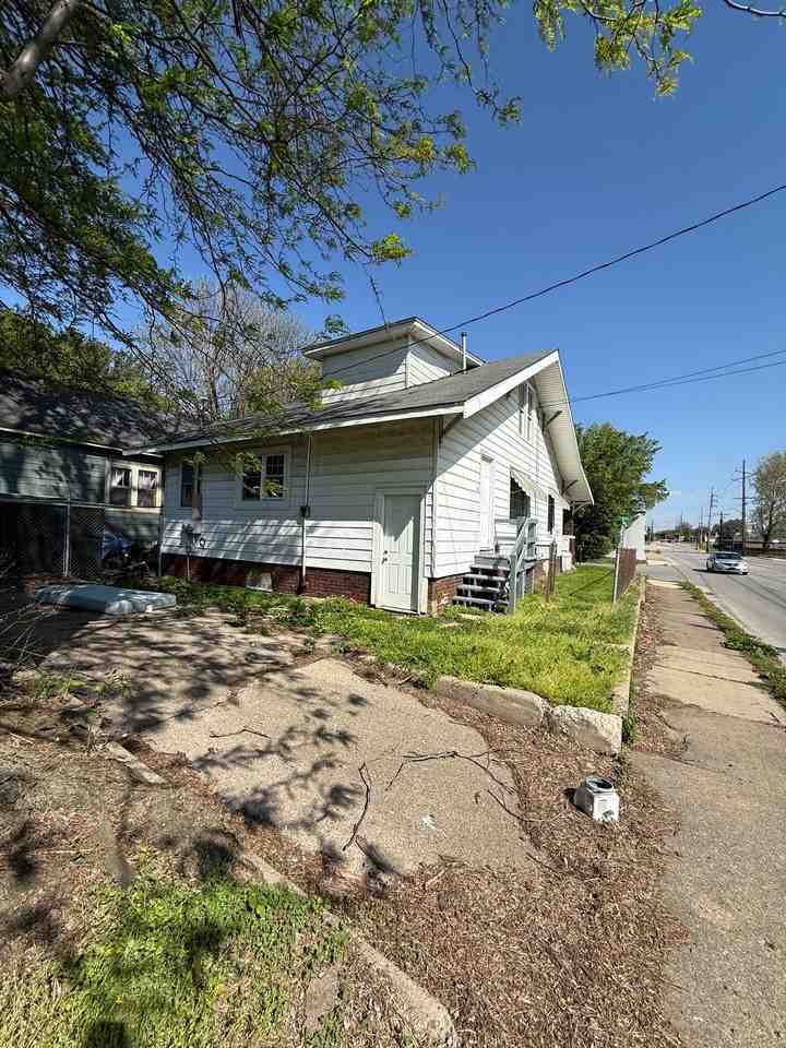 1153 E William St - Photo 2 of 17