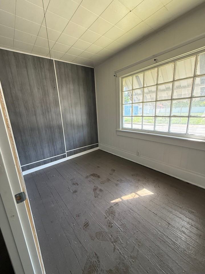 1153 E William St - Photo 7 of 17