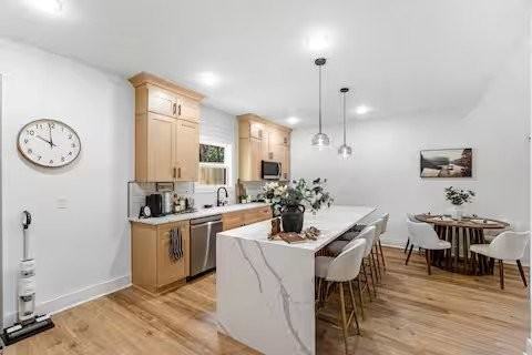 201 Elm Dr - Photo 3 of 17