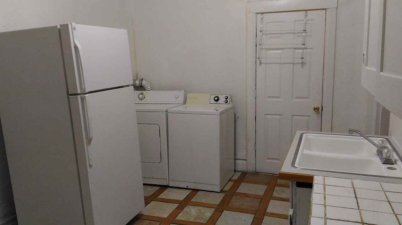 2350 Orchard Ave - Photo 4 of 14