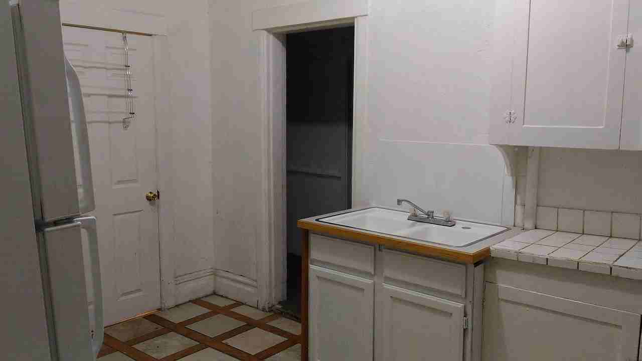 2350 Orchard Ave - Photo 5 of 14