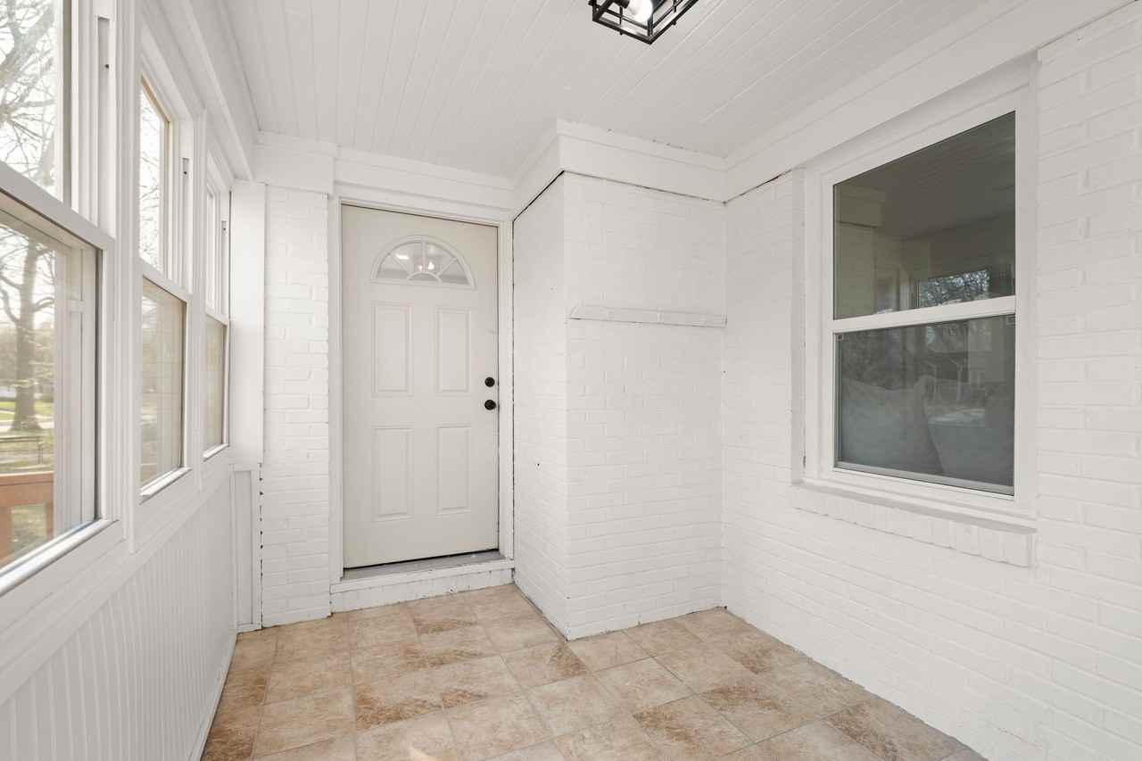 822 E 72nd St - Photo 3 of 20