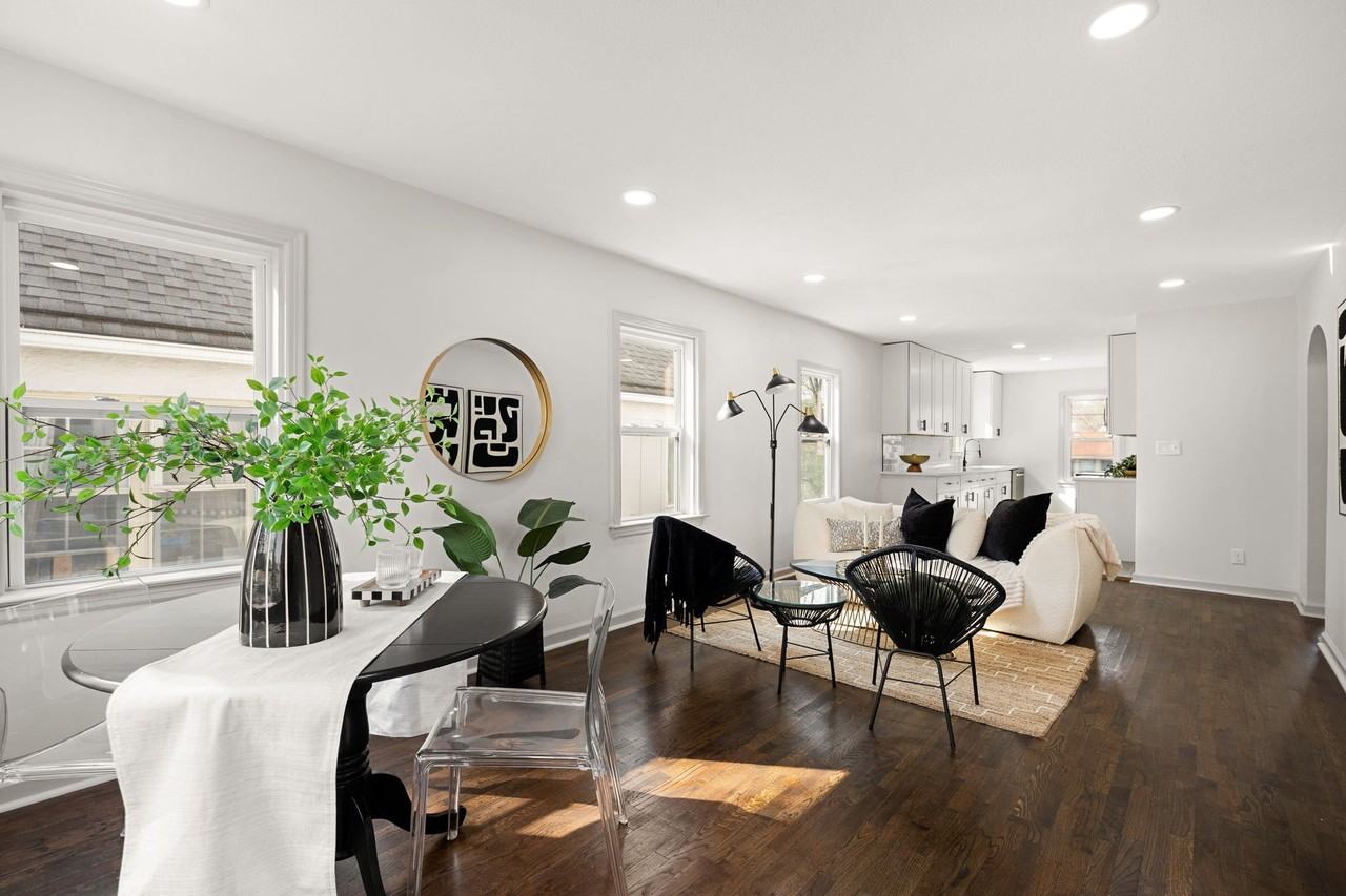 822 E 72nd St - Photo 4 of 20