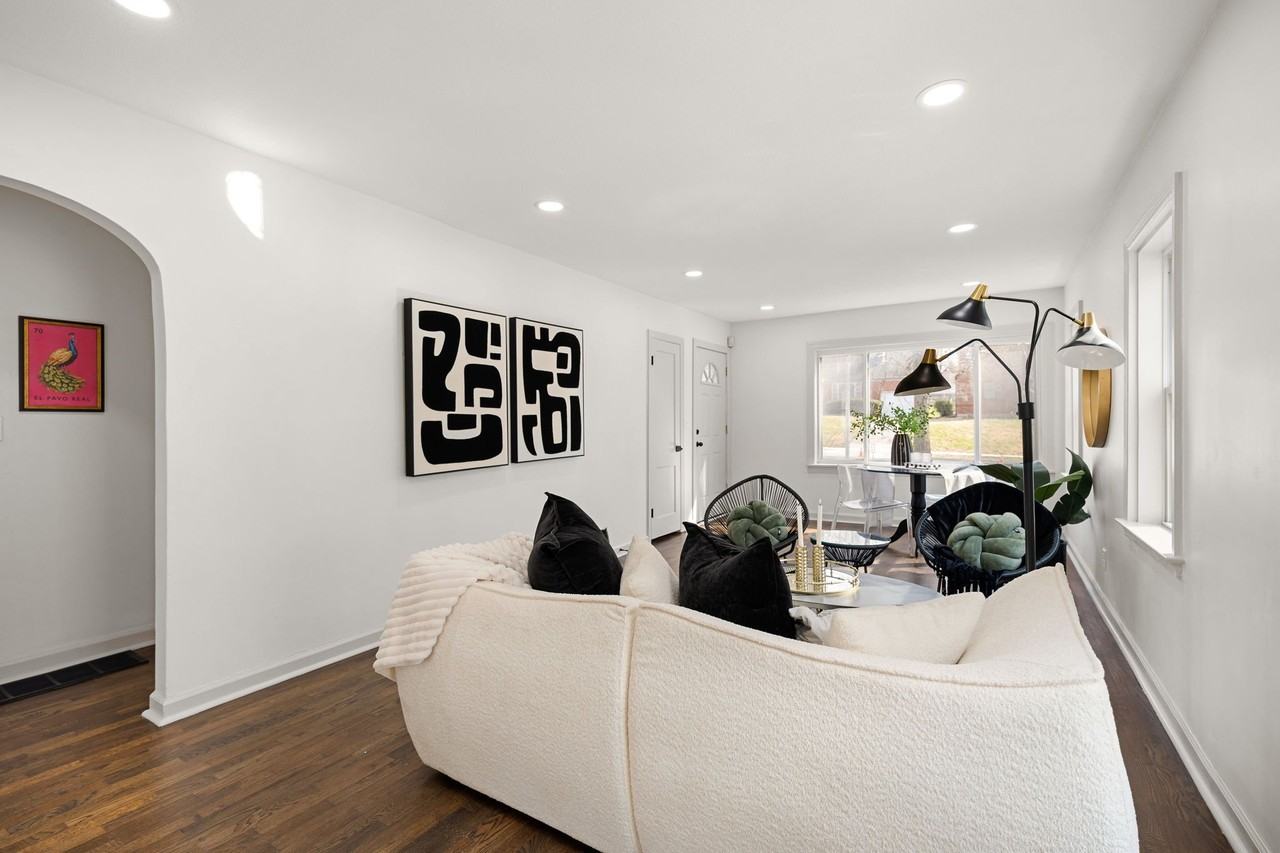 822 E 72nd St - Photo 7 of 20