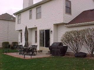 1915 Hartford Ln - Photo 2 of 16