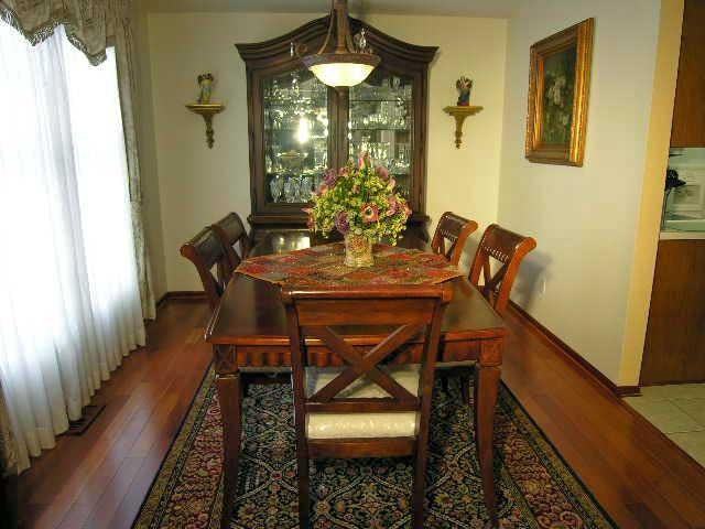 1915 Hartford Ln - Photo 3 of 16