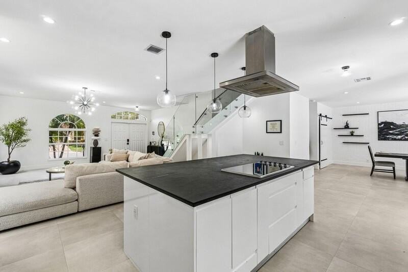 10904 La Salinas Cir - Photo 6 of 36