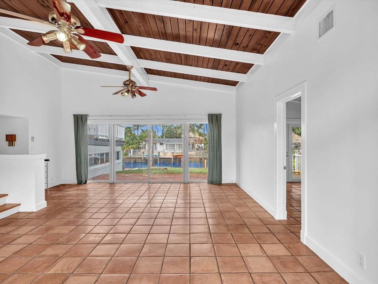 2507 Okeechobee Ln - Photo 4 of 50