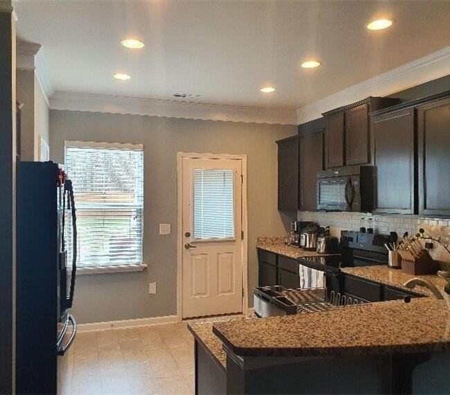 3484 Althorp Dr - Photo 2 of 12