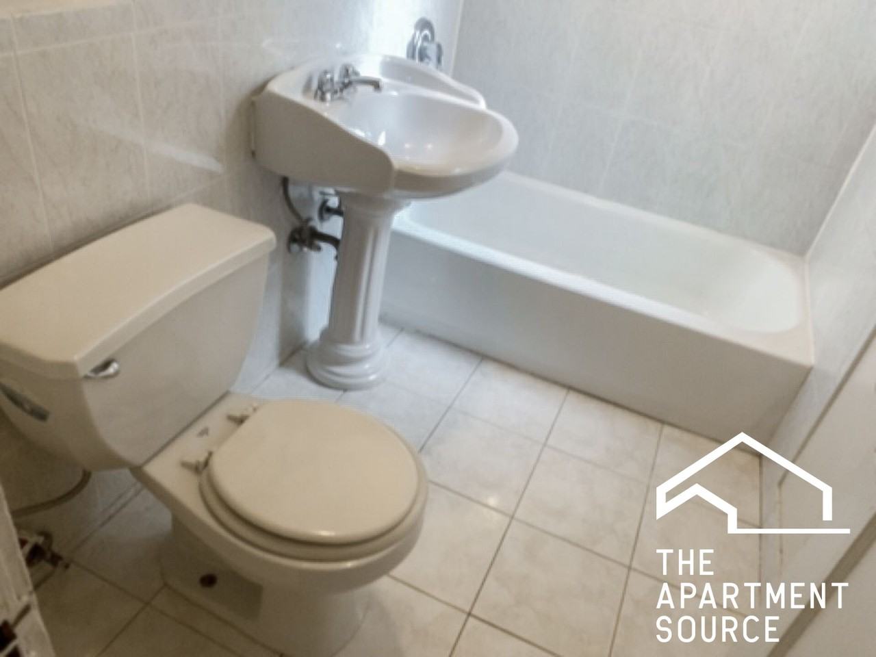 2206 W Foster Ave #1 - Photo 6 of 8