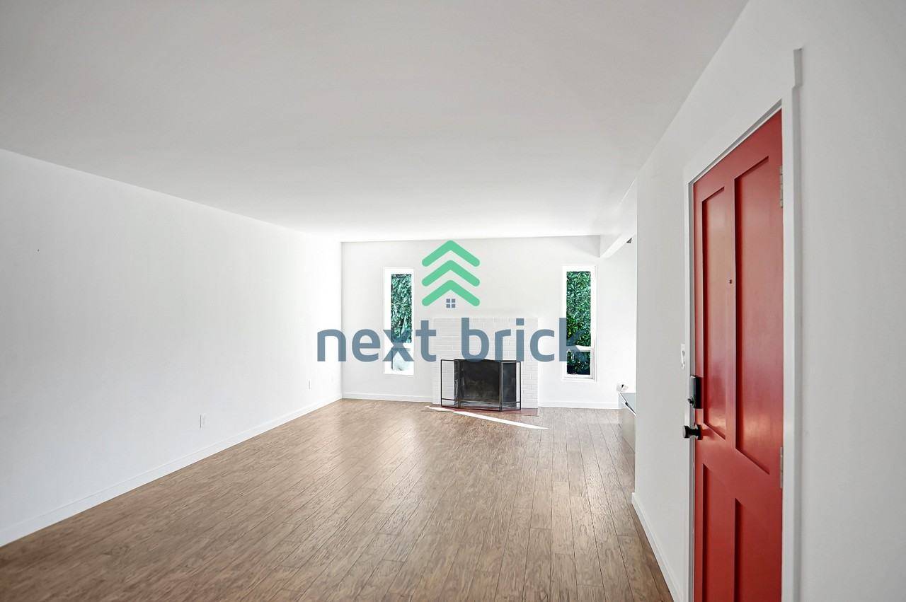 2335 N 140th St - Photo 5 of 27