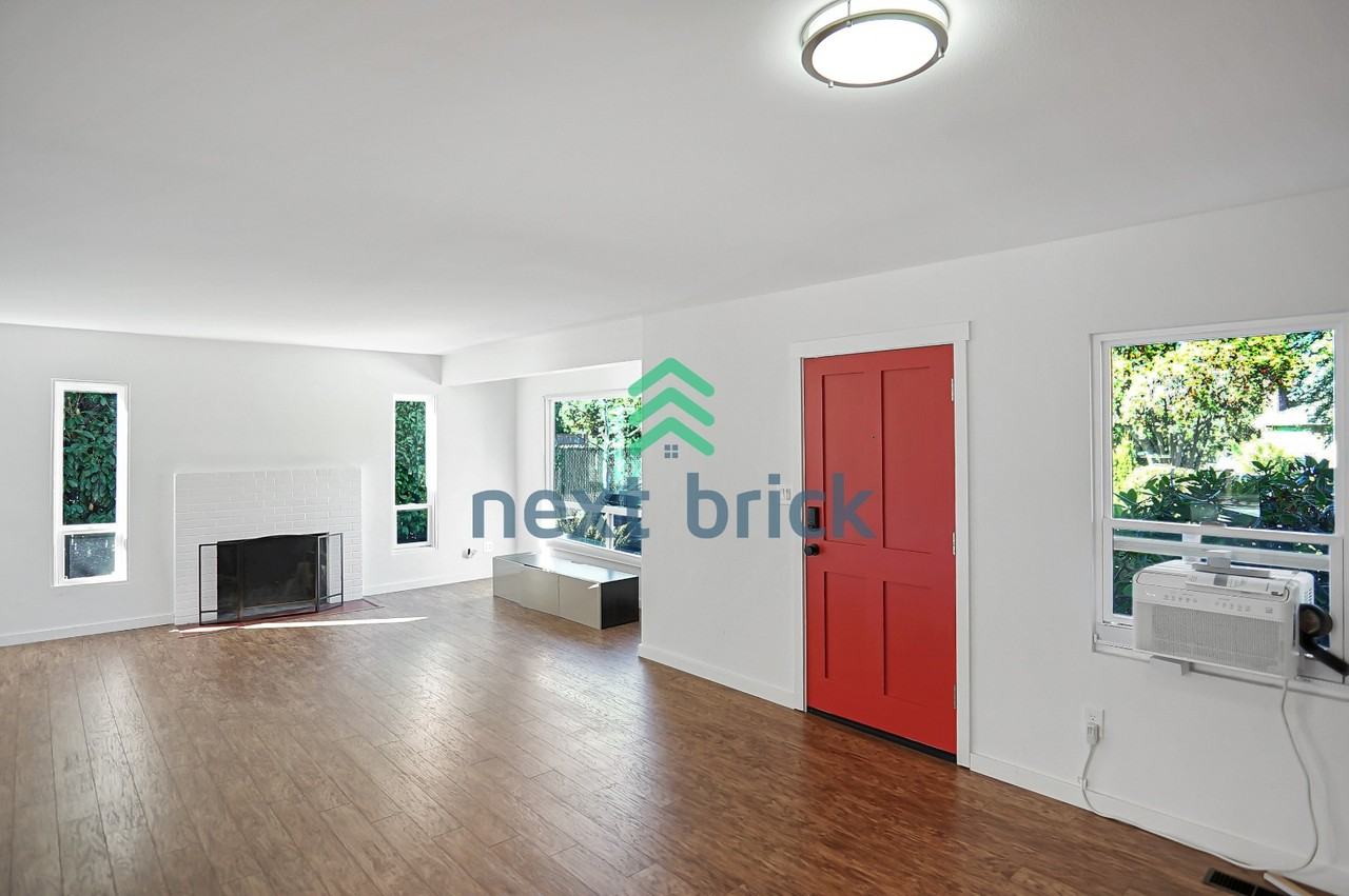 2335 N 140th St - Photo 6 of 27