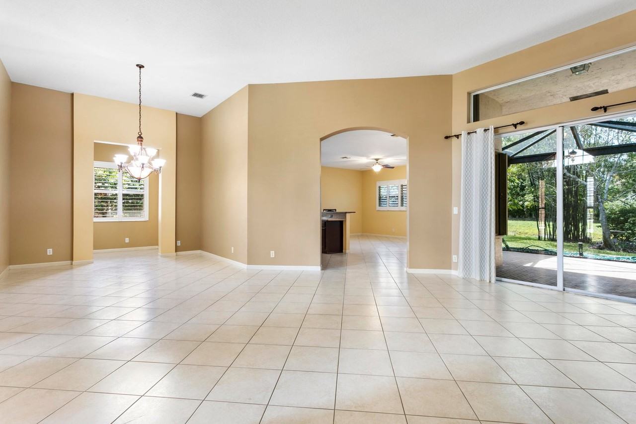 Circle Dr - Photo 5 of 8