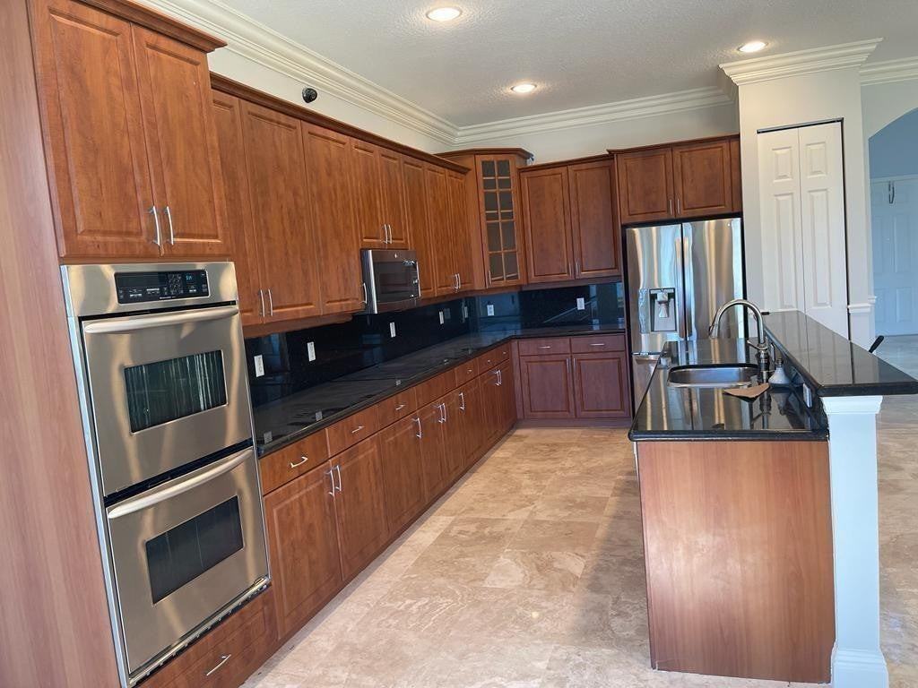 9326 Plantation Estates Dr - Photo 3 of 8