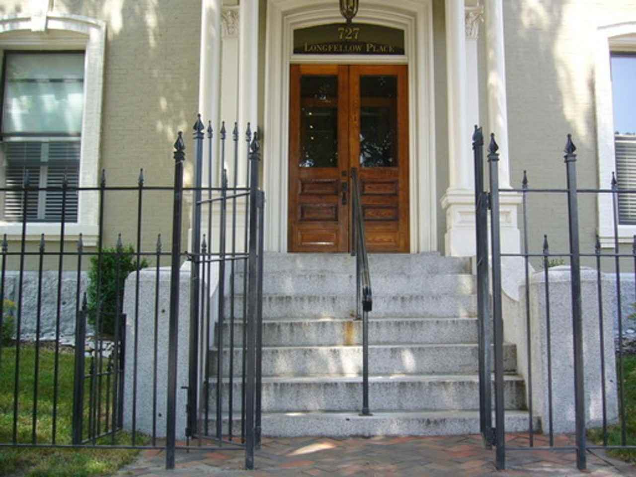 727 Congress St - Photo 2 of 19