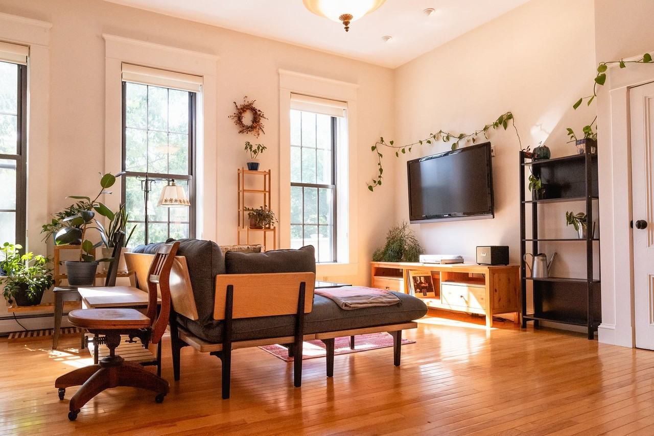 727 Congress St - Photo 3 of 19