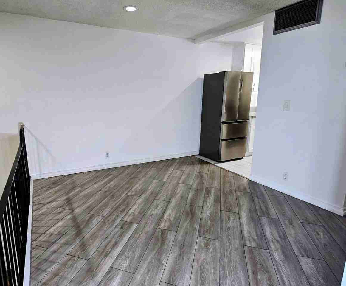 1139 W Badillo St #B - Photo 6 of 19