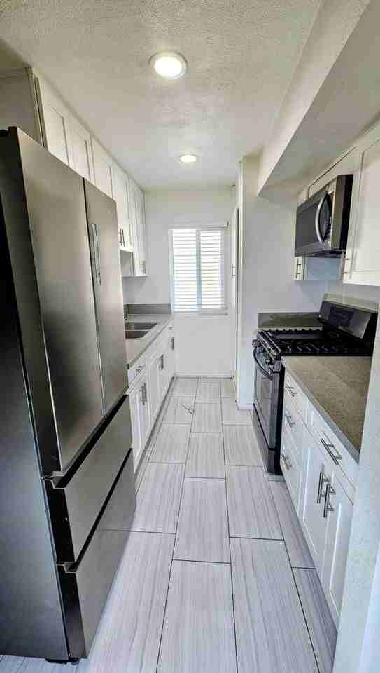 1139 W Badillo St #B - Photo 7 of 19