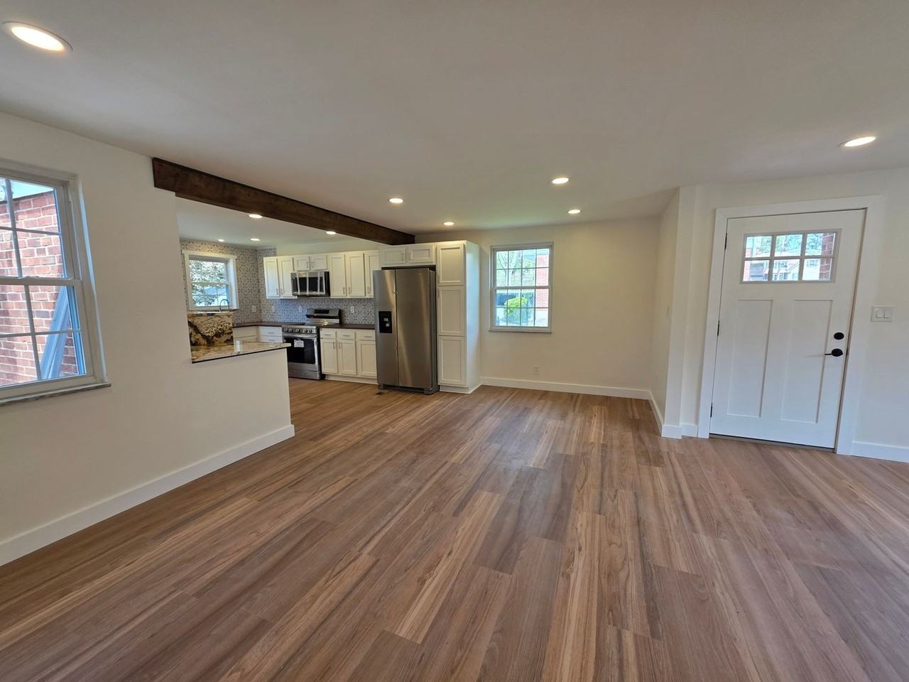 8227 Vivian Dr - Photo 6 of 19