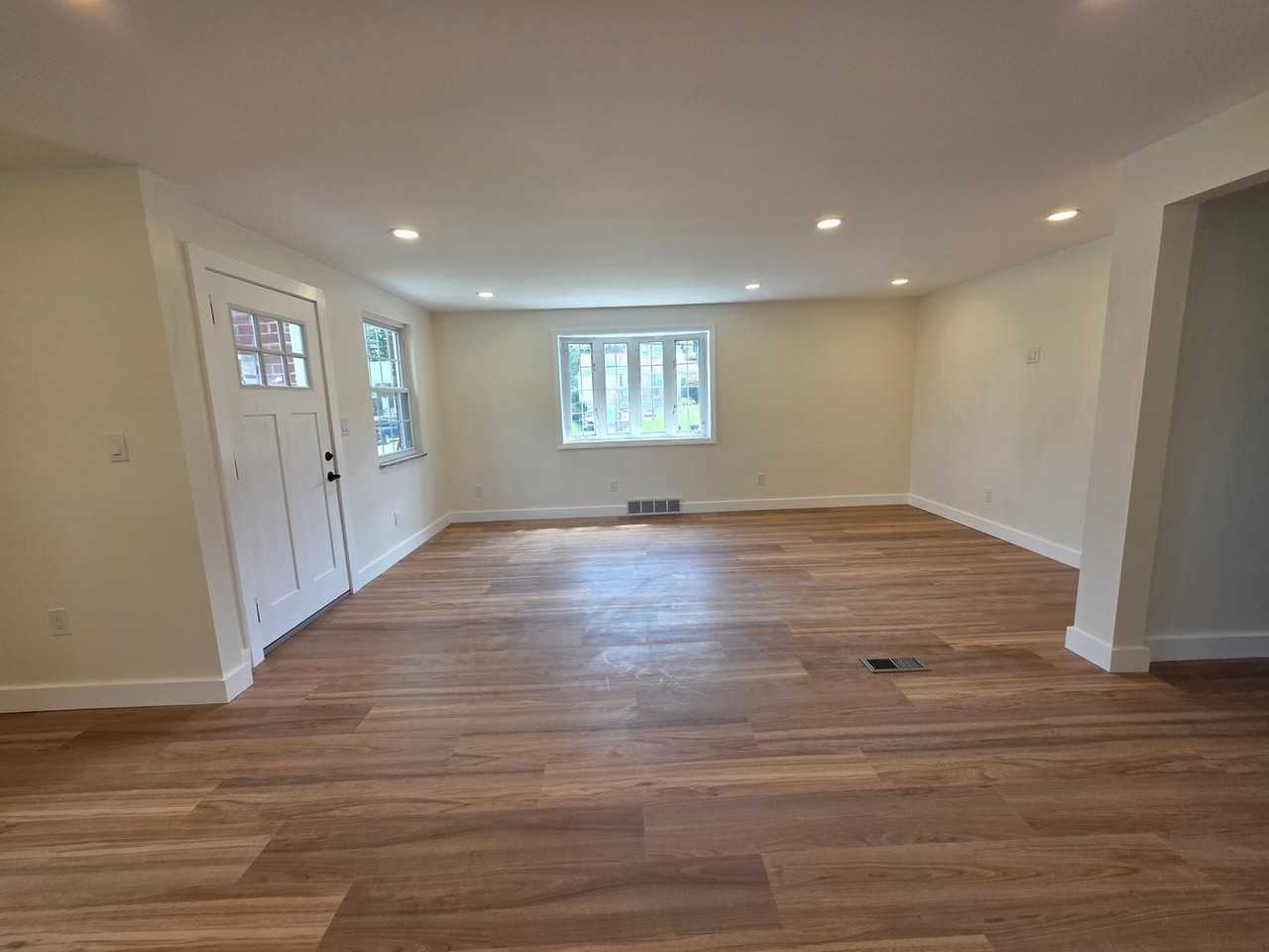 8227 Vivian Dr - Photo 7 of 19