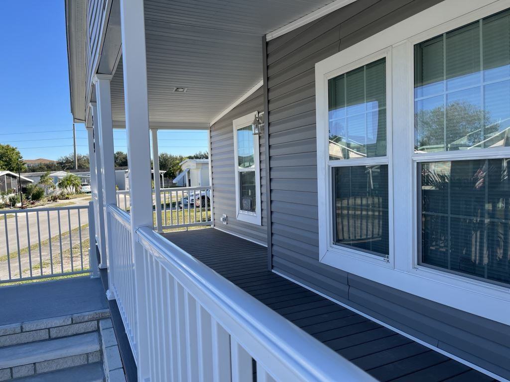 349 Talbot St - Photo 2 of 25