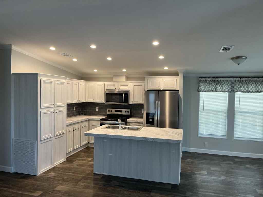 349 Talbot St - Photo 4 of 25