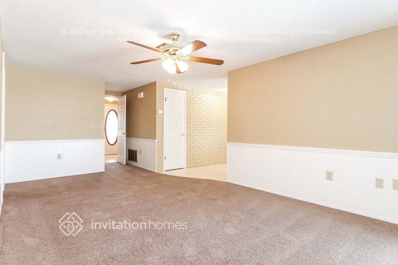 12206 Meadowbrook Ln - Photo 3 of 16