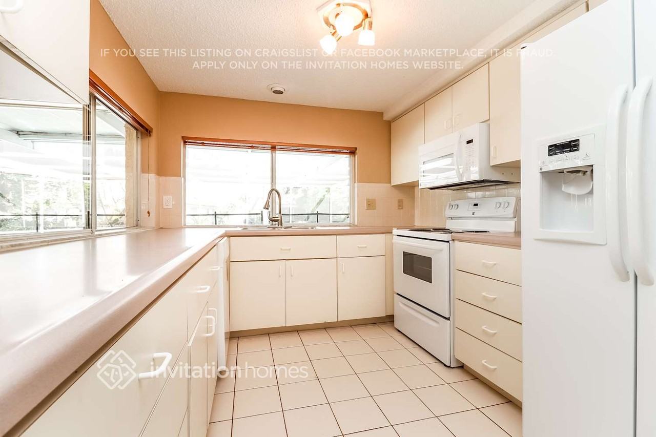 12206 Meadowbrook Ln - Photo 7 of 16