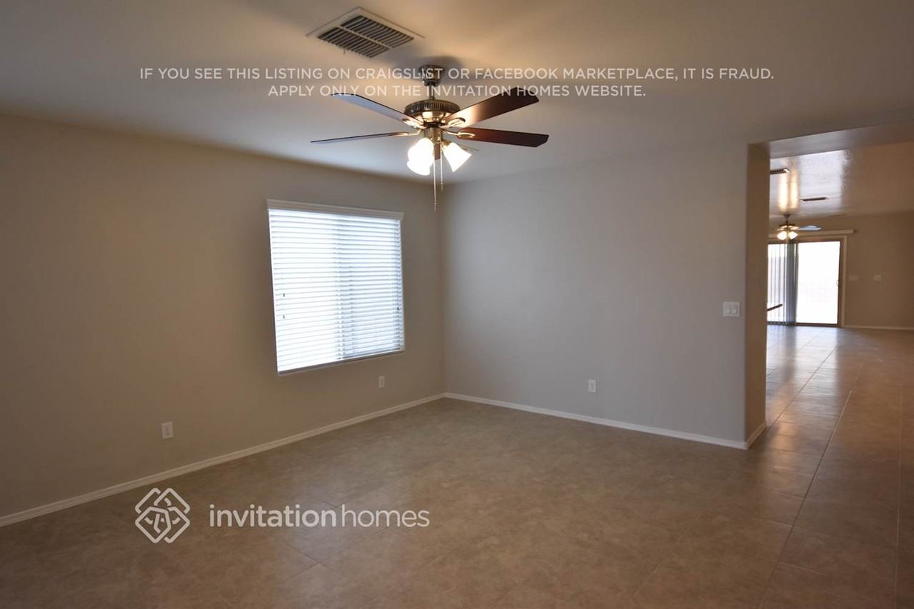 16185 W Winslow Dr - Photo 4 of 15