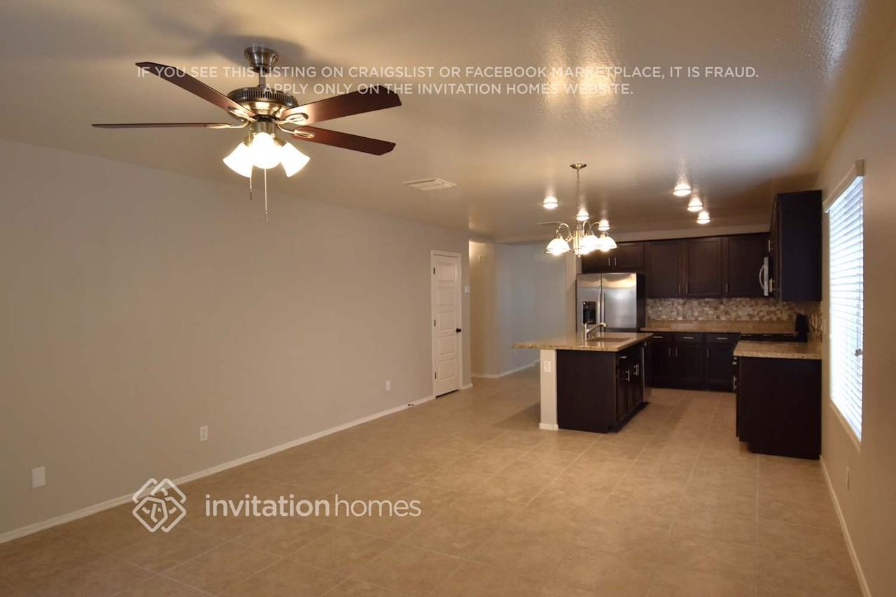 16185 W Winslow Dr - Photo 5 of 15