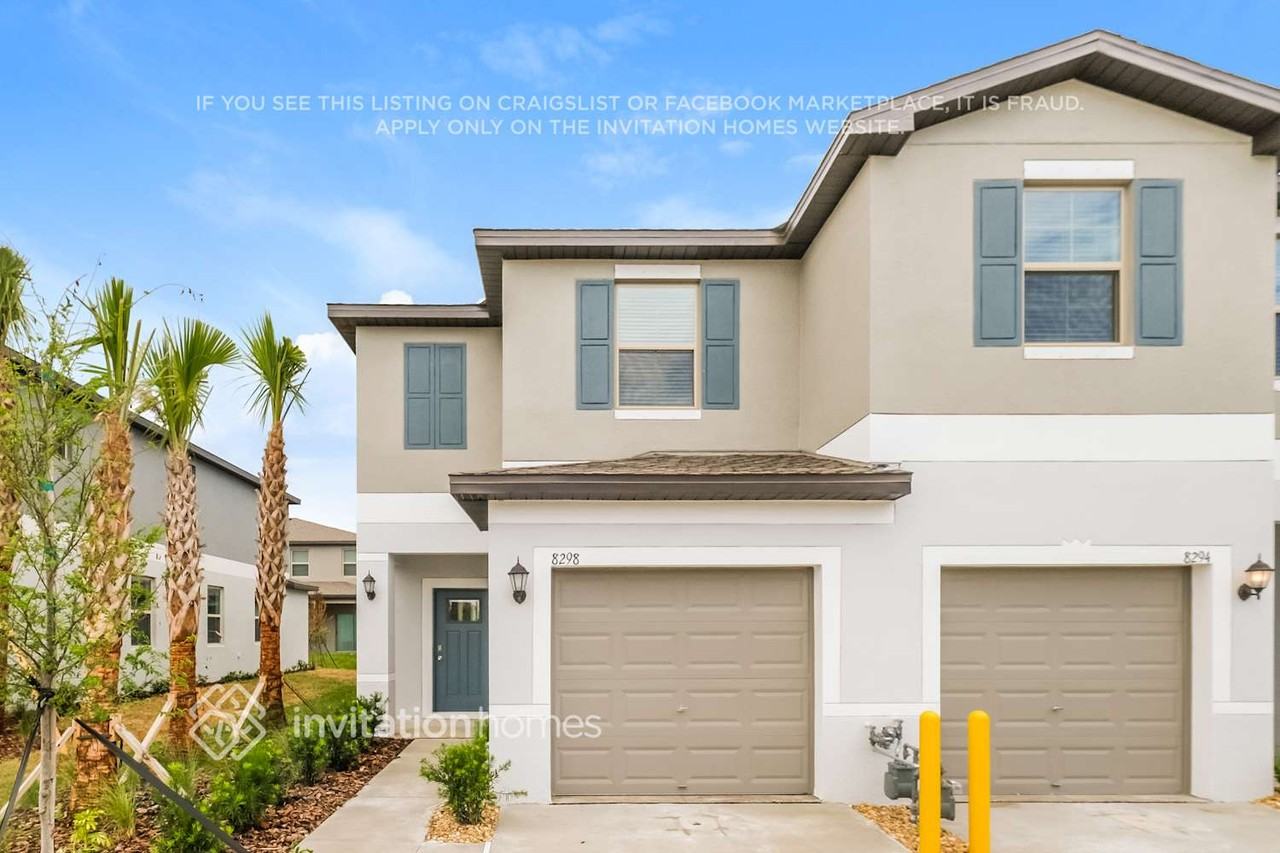 8298 Crescent Oaks Dr