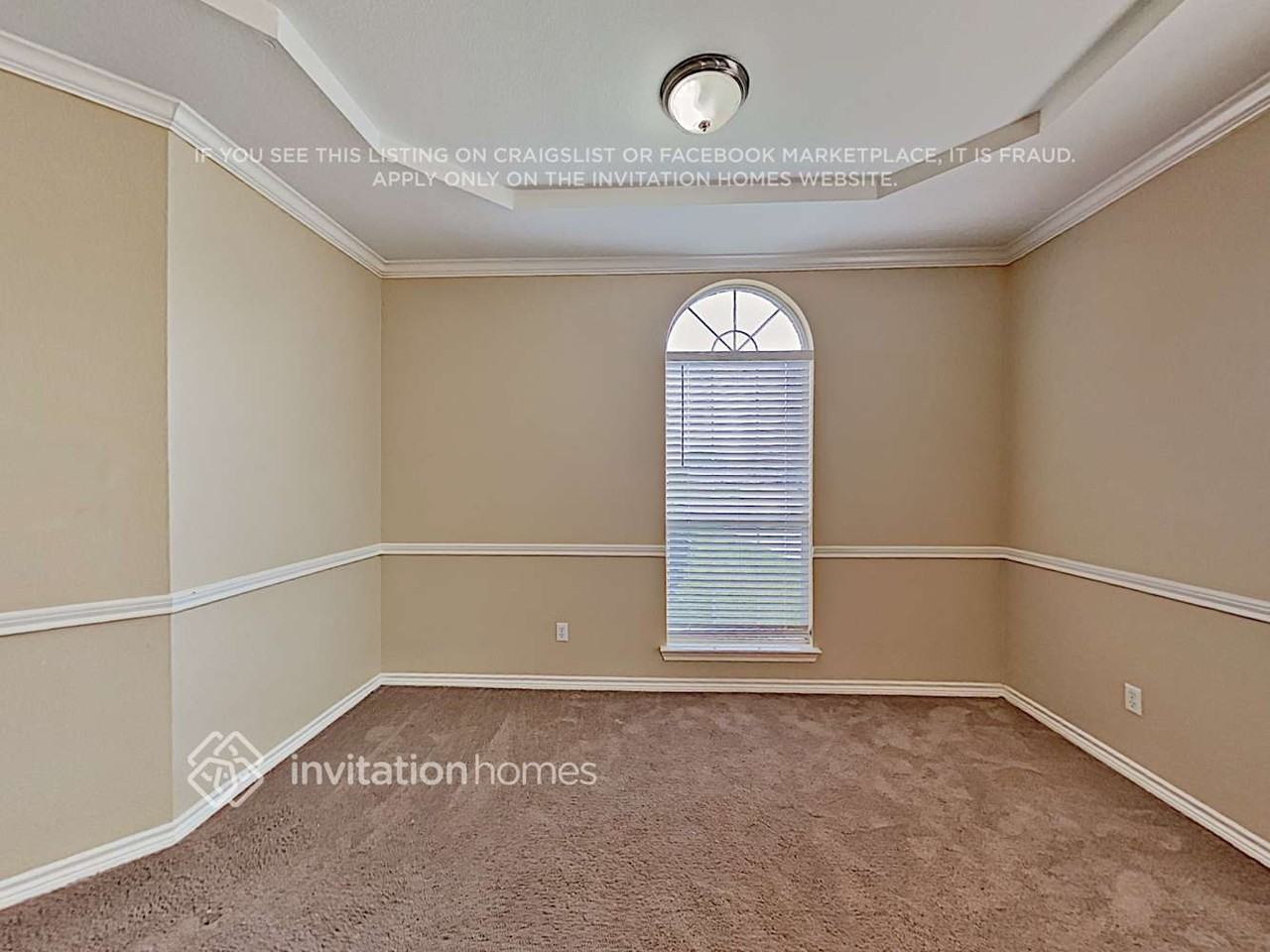 1817 Fairfax Dr - Photo 4 of 13